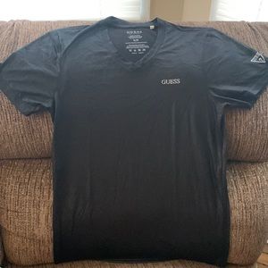 Very Nice* Guess V-Neck Mens S